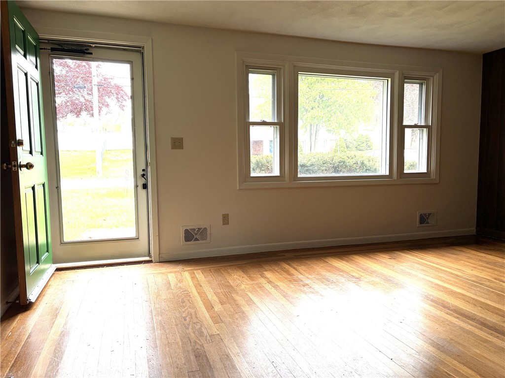 178 Hilton Road Warwick, RI 02889 - Photo 12 of 29