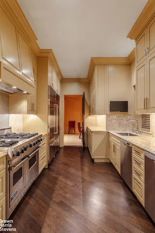 $34,000,000 | 11 East 74th Street | Lenox Hill