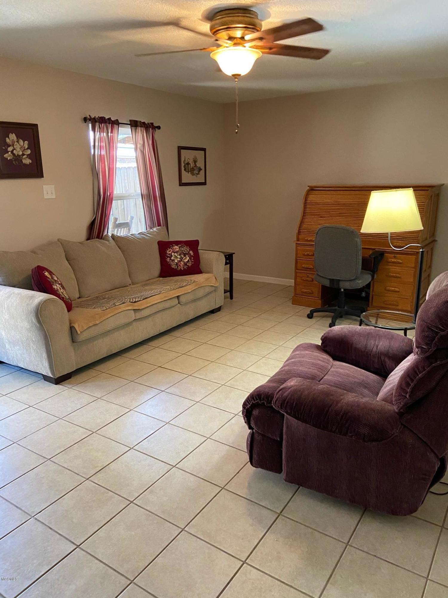 928 Courthouse Road, Unit 37 Gulfport, MS 39507 - Photo 5 of 27 IMG_0543
