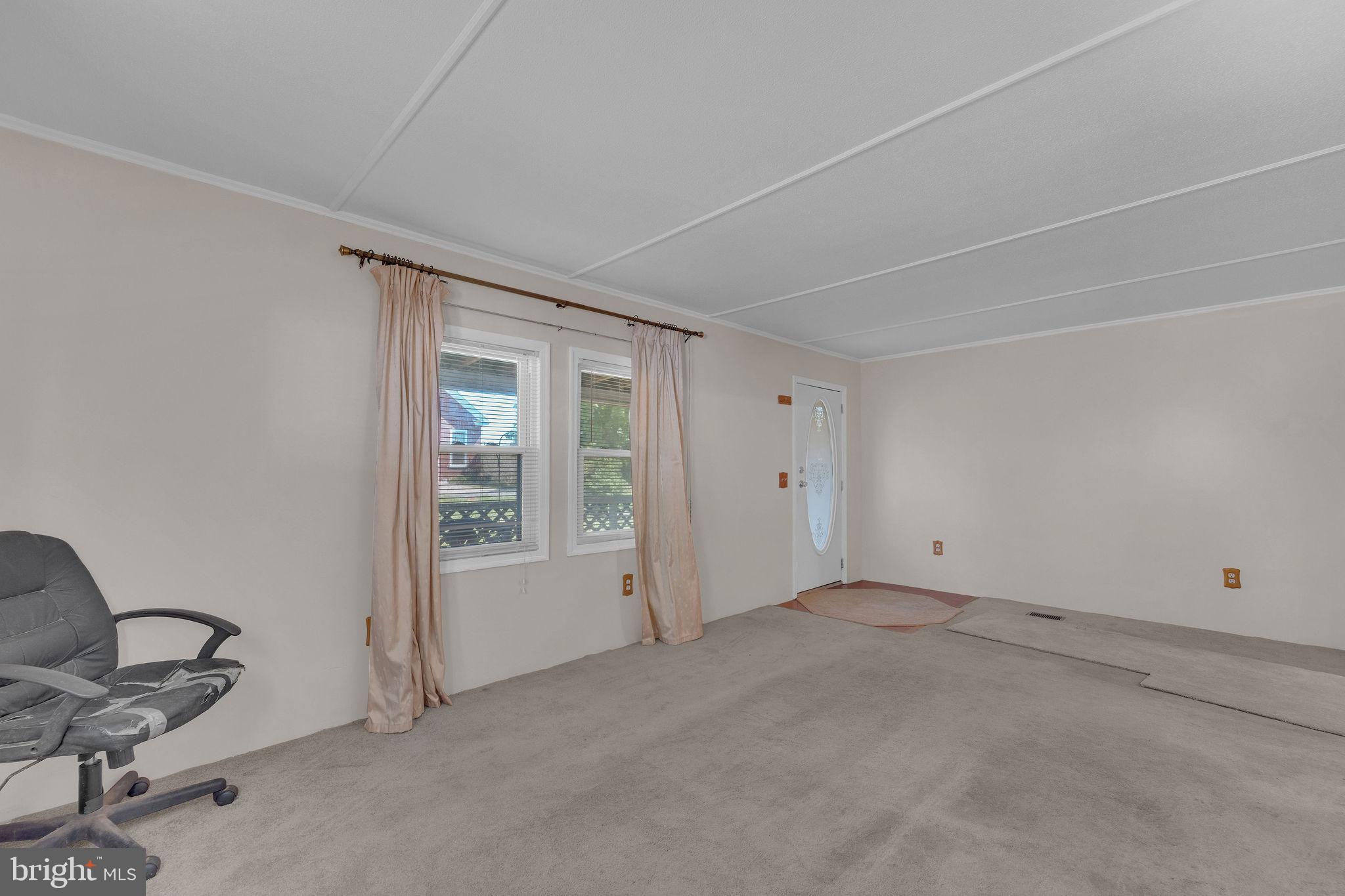 347 Quaker Neck Road Salem, NJ 08079 - Photo 9 of 35 Family Room