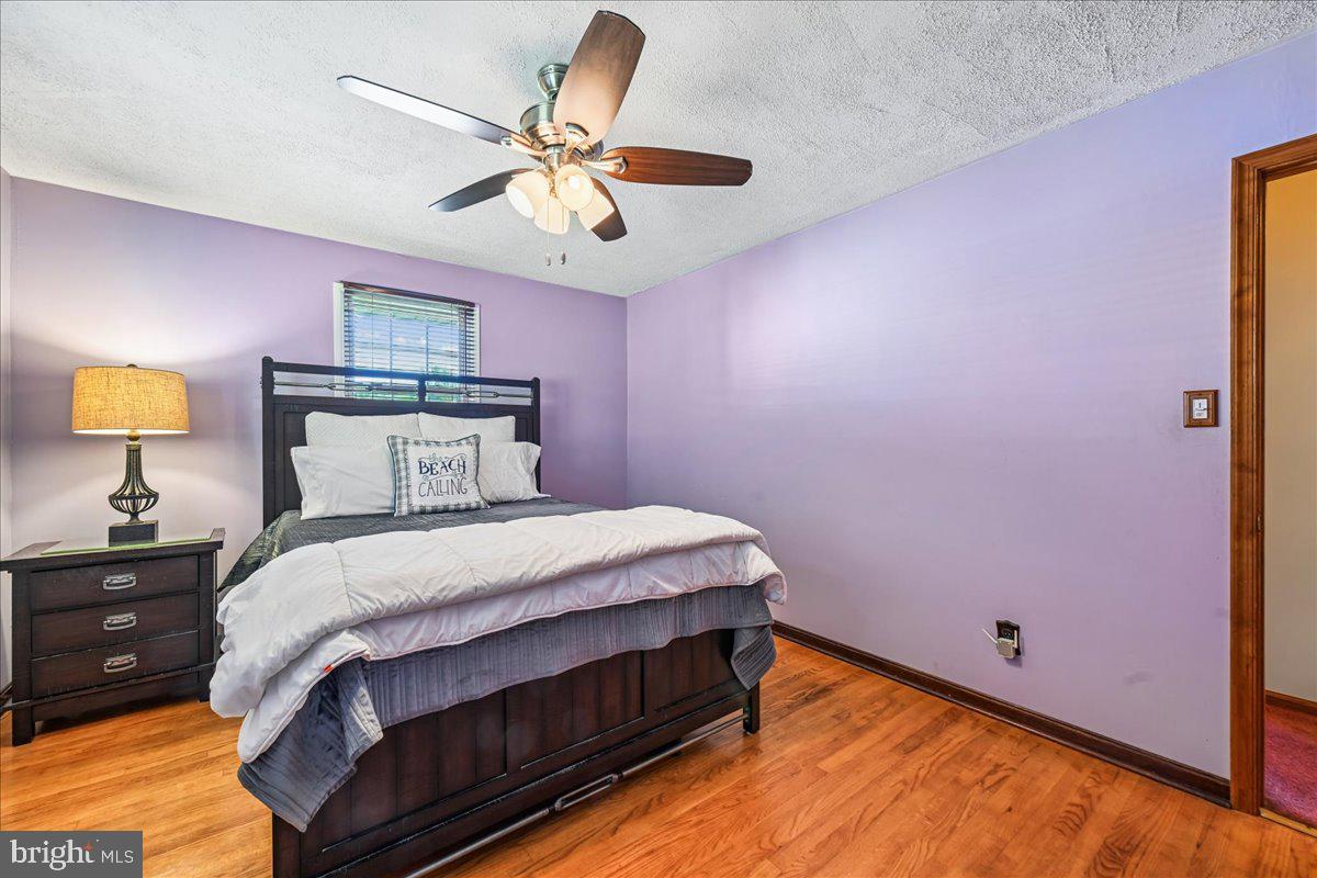 5643 Inverchapel Road Springfield, VA 22151 - Photo 28 of 65 Primary bedroom
