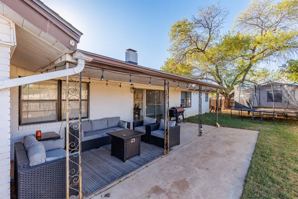 $429,000 | 139 East Cottonwood Drive, Granite Shoals, TX 78654