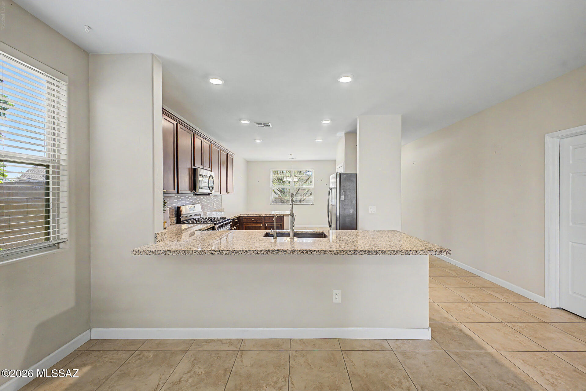 9794 North Howling Wolf Road Marana, AZ 85653 - Photo 11 of 41 09-Howling Wolf