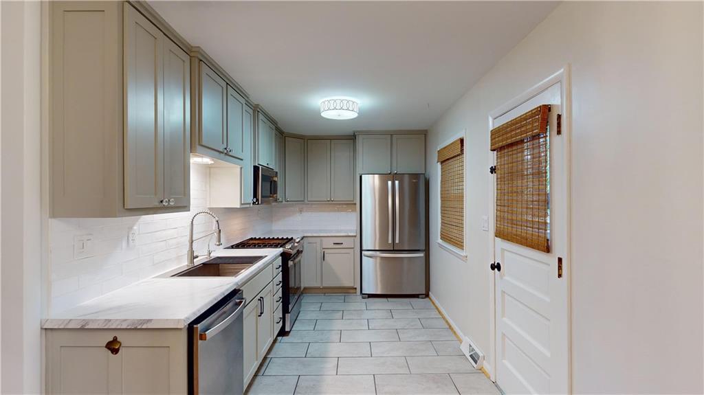 1020 South Adams Street Nevada, MO 64772 - Photo 15 of 38