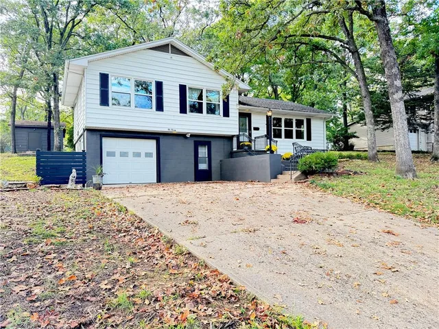 $199,500 | 1020 South Adams Street, Nevada, MO 64772