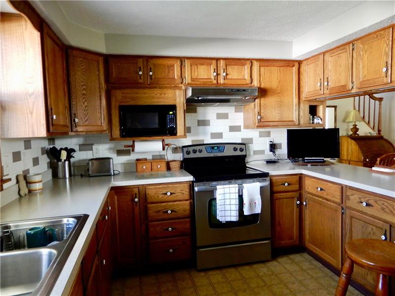 2108 Mercer Road Fredonia, PA 16124 - Photo 3 of 24