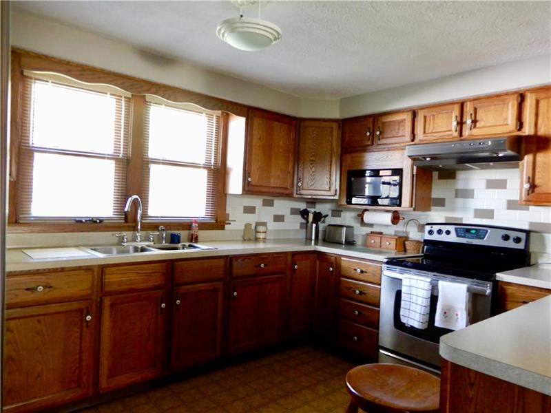 2108 Mercer Road Fredonia, PA 16124 - Photo 4 of 24