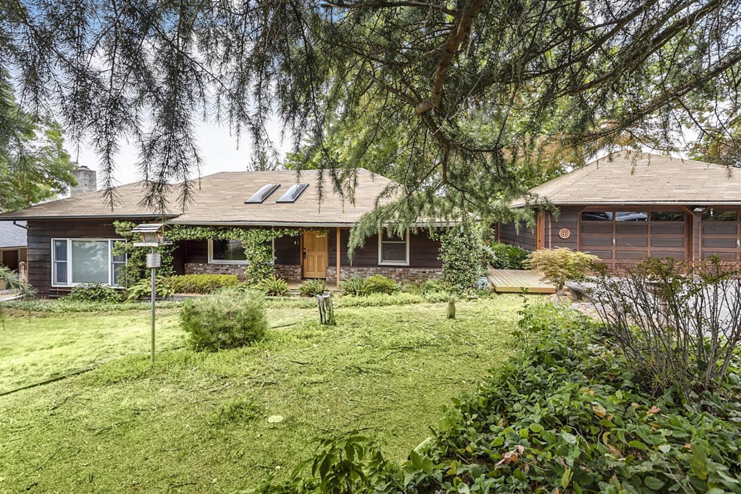 2390 Scoville Road Grants Pass, OR 97526 - Photo 2 of 29 Additional Photo