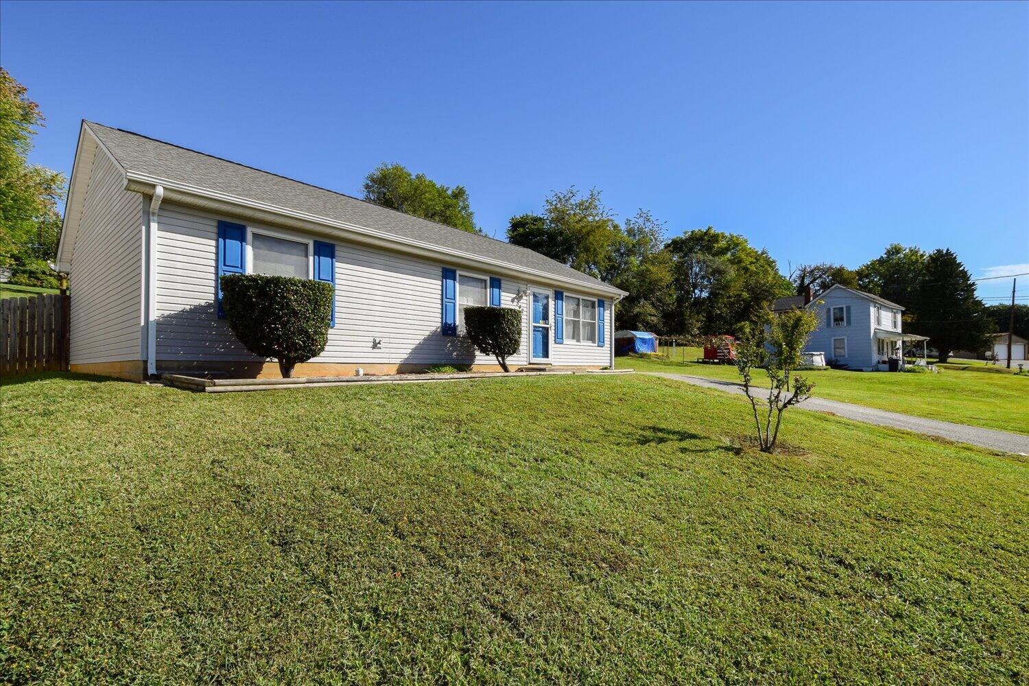 342 Raleigh Avenue Vinton, VA 24179 - Photo 14 of 18 Newer Roof