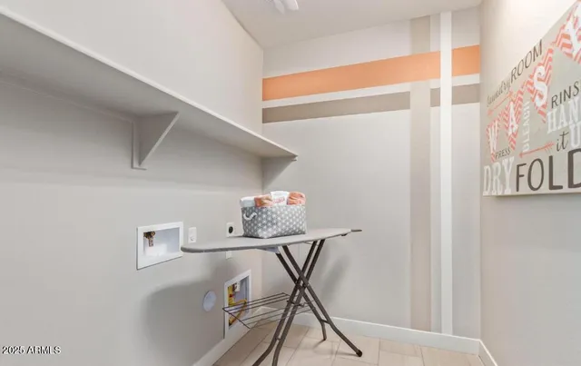 a view of utility room