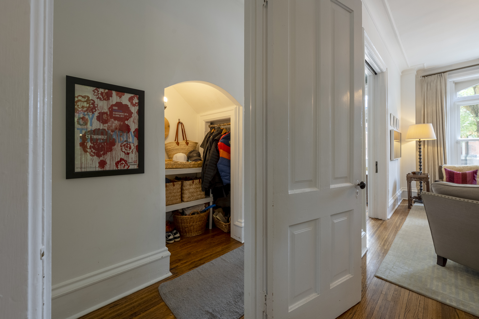 558 West Belden Avenue Chicago, IL 60614 - Photo 14 of 62 a view of a hallway with workspace and a workspace