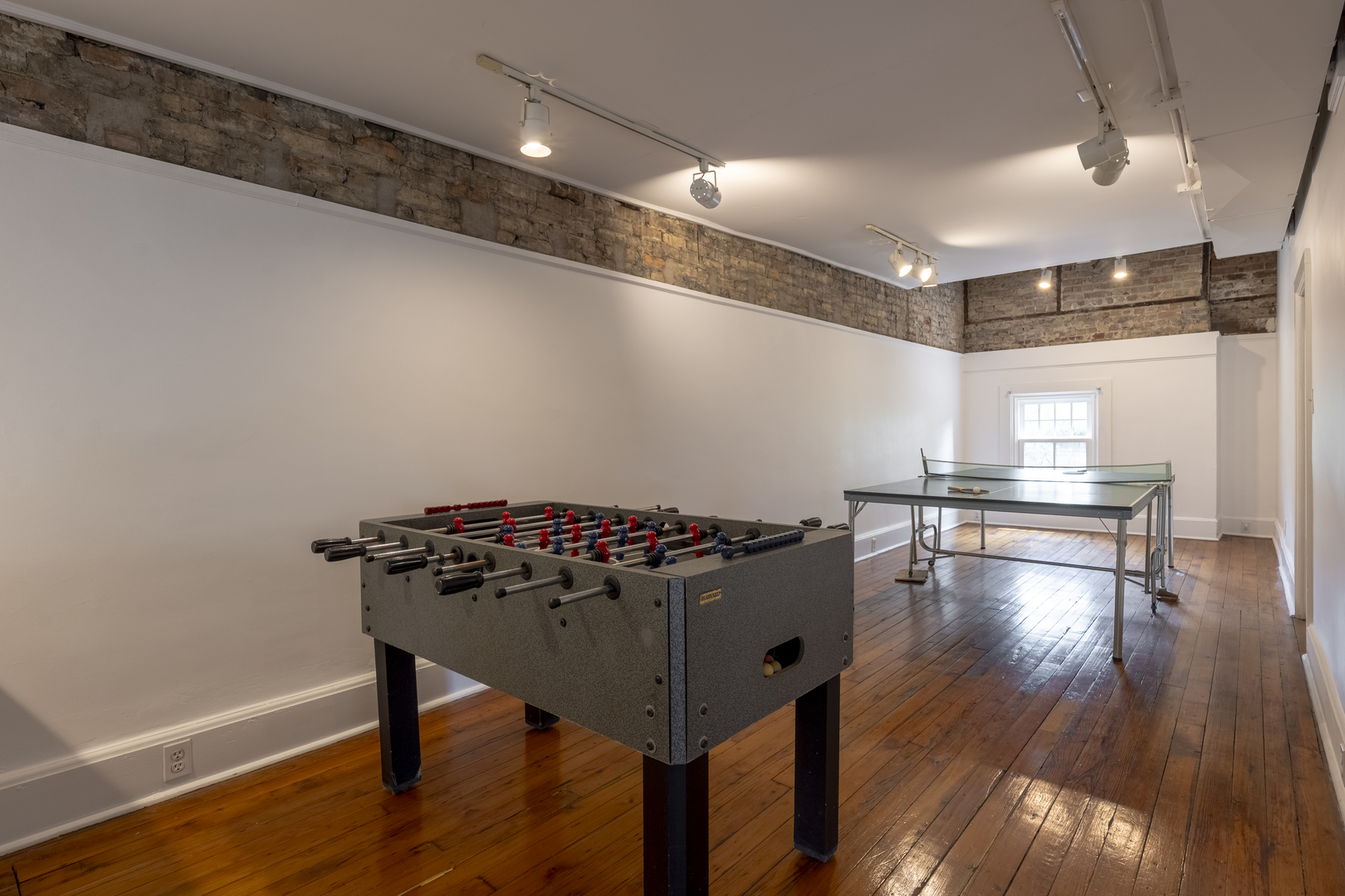 558 West Belden Avenue Chicago, IL 60614 - Photo 52 of 62 a view of a room with wooden floor and pool table