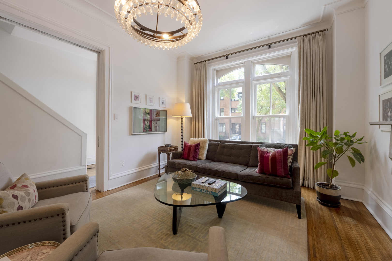 558 West Belden Avenue Chicago, IL 60614 - Photo 9 of 62 a living room with furniture and a large window