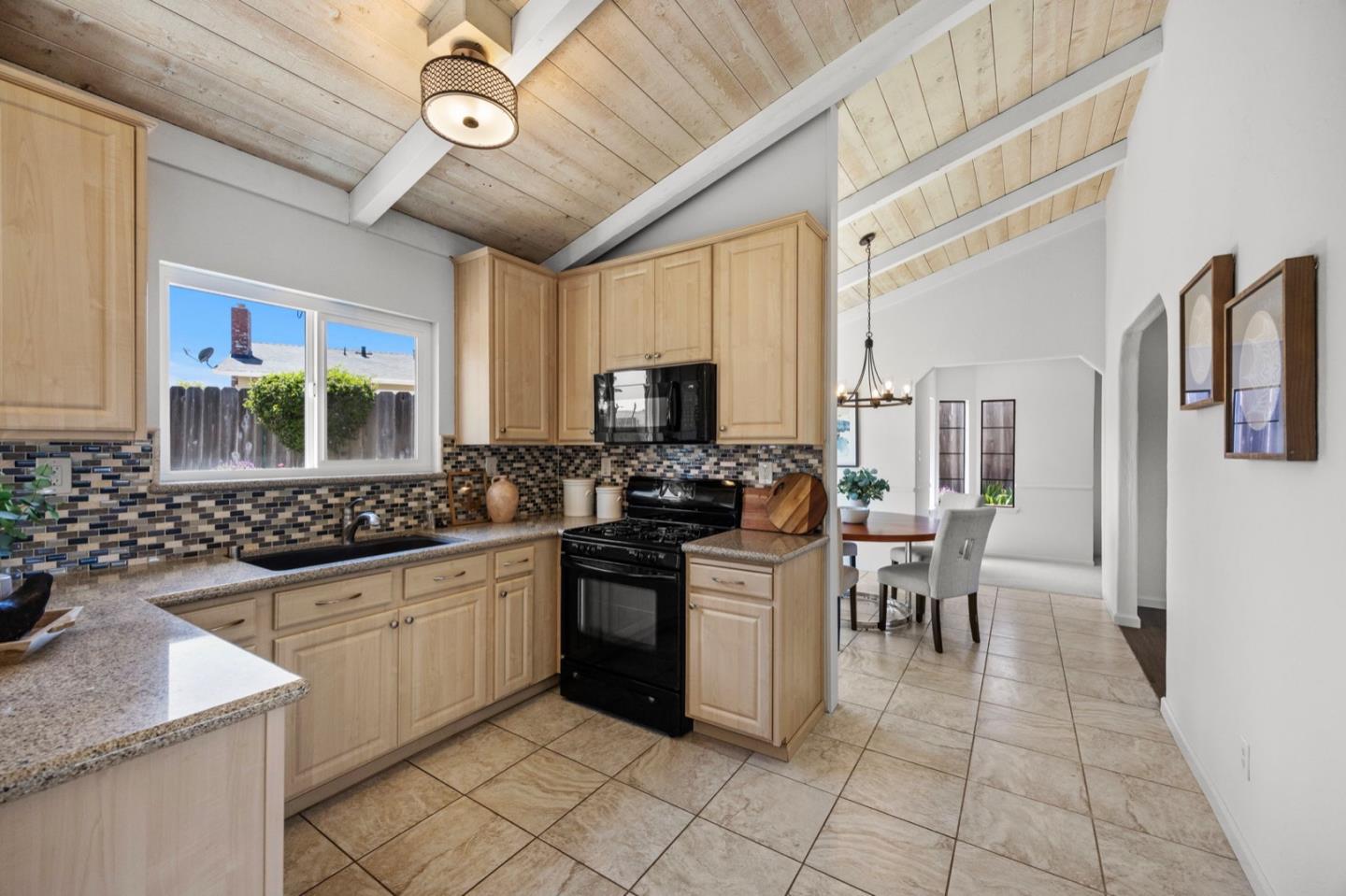 9310 Canyon Oak Road Salinas, CA 93907 - Photo 18 of 81