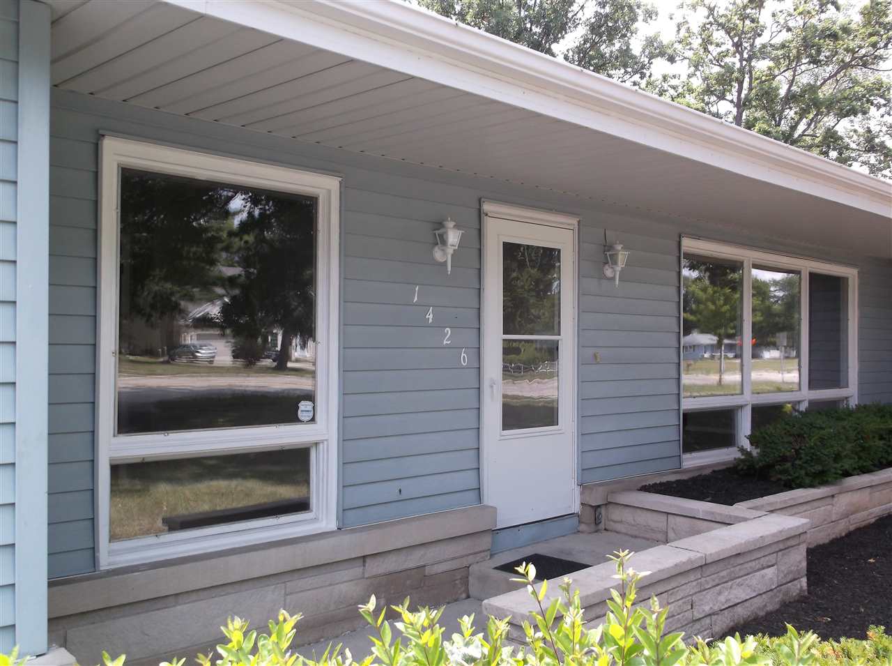 1426 East Tillman Road Fort Wayne, IN 46816 - Photo 3 of 29