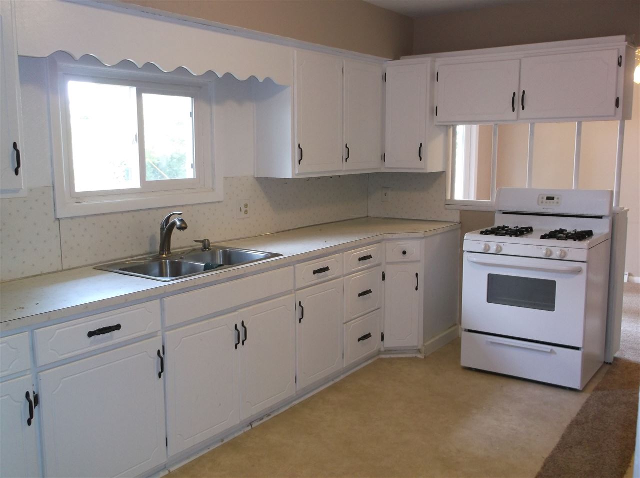 1426 East Tillman Road Fort Wayne, IN 46816 - Photo 8 of 29