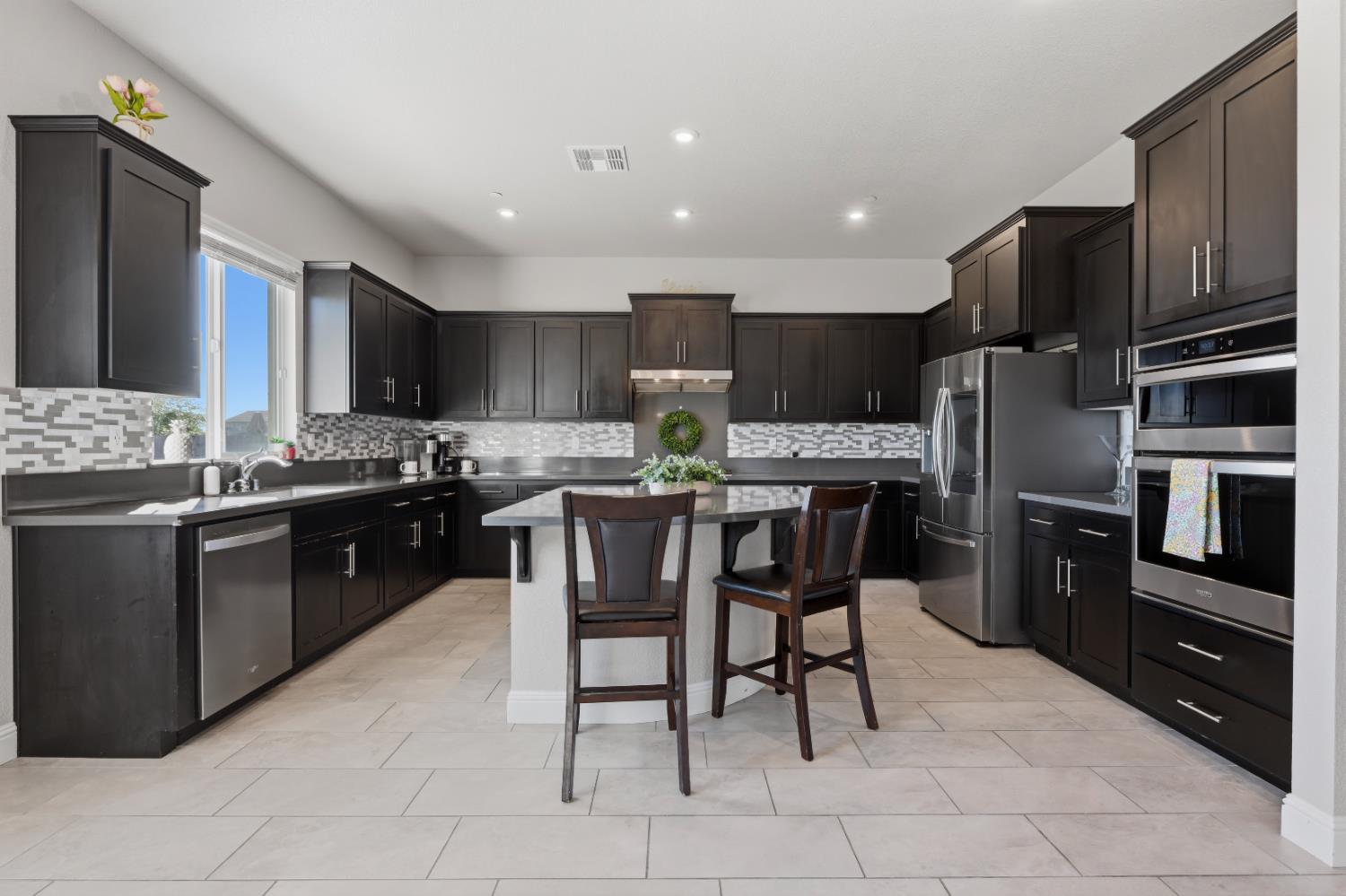 2012 Van Ruiten Drive Lodi, CA 95242 - Photo 9 of 49