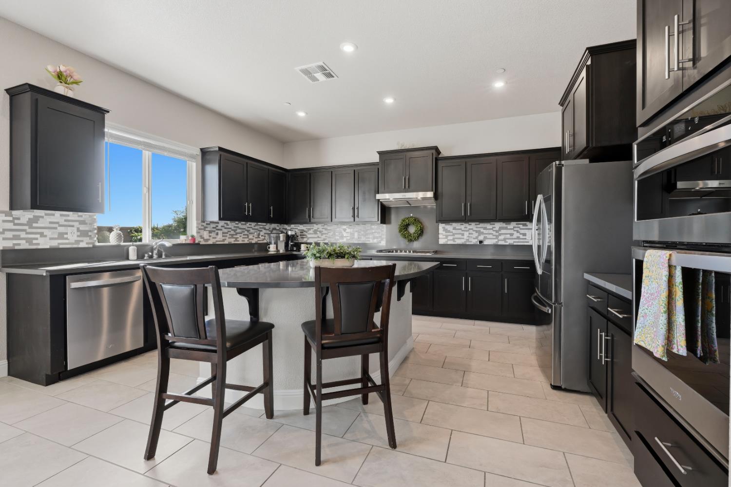 2012 Van Ruiten Drive Lodi, CA 95242 - Photo 10 of 49