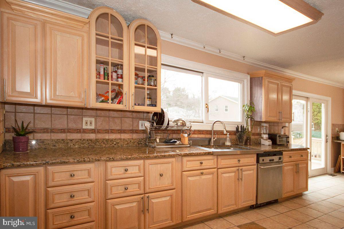 14 Clemson Road Cherry Hill, NJ 08034 - Photo 11 of 35 Kitchen: Upgraded Cabinetry