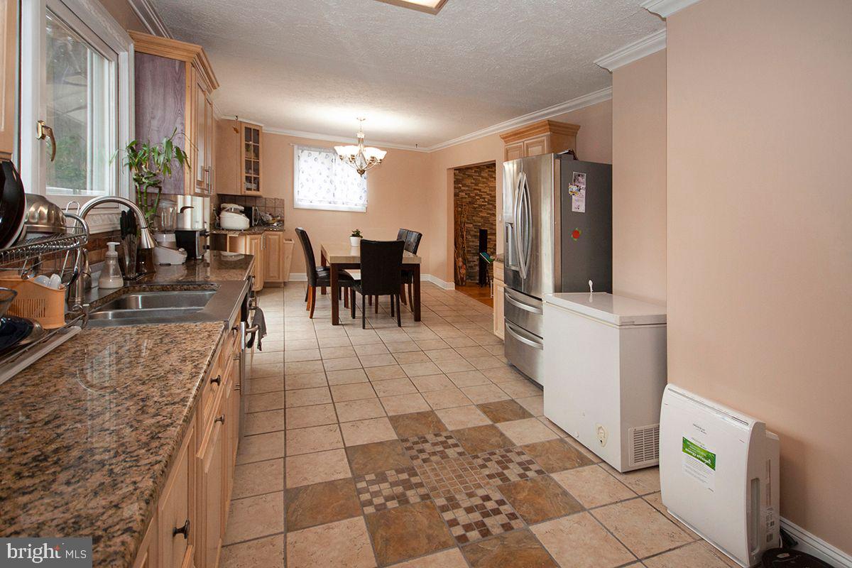 14 Clemson Road Cherry Hill, NJ 08034 - Photo 15 of 35 Kitchen: Granite Counter Tops