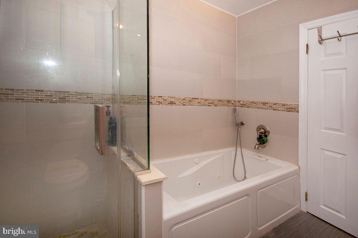 14 Clemson Road Cherry Hill, NJ 08034 - Photo 28 of 35 Main Bathroom: Tub and Shower Stall