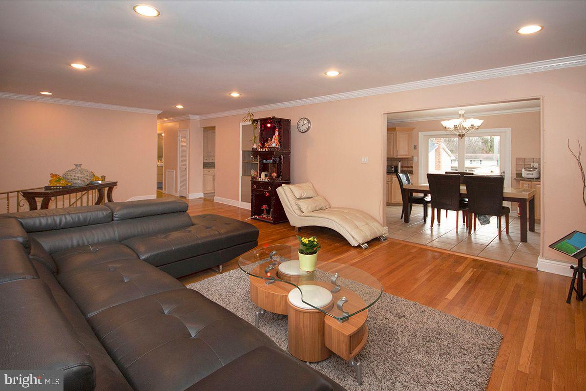 14 Clemson Road Cherry Hill, NJ 08034 - Photo 5 of 35 Living Room: H/W floors, Crown Mold, Recs'd Lightg