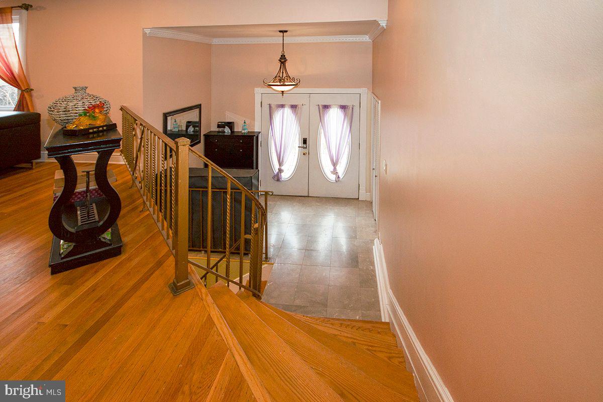 14 Clemson Road Cherry Hill, NJ 08034 - Photo 9 of 35 Foyer: Hardwood Stairs
