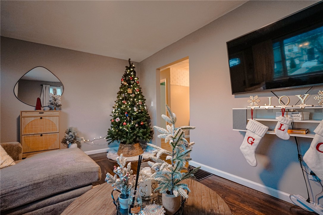 27 Winifred Avenue Warwick, RI 02889 - Photo 12 of 31