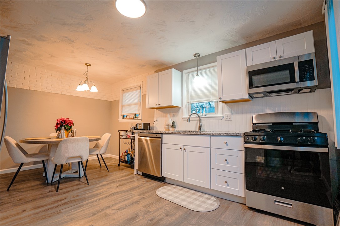 27 Winifred Avenue Warwick, RI 02889 - Photo 6 of 31