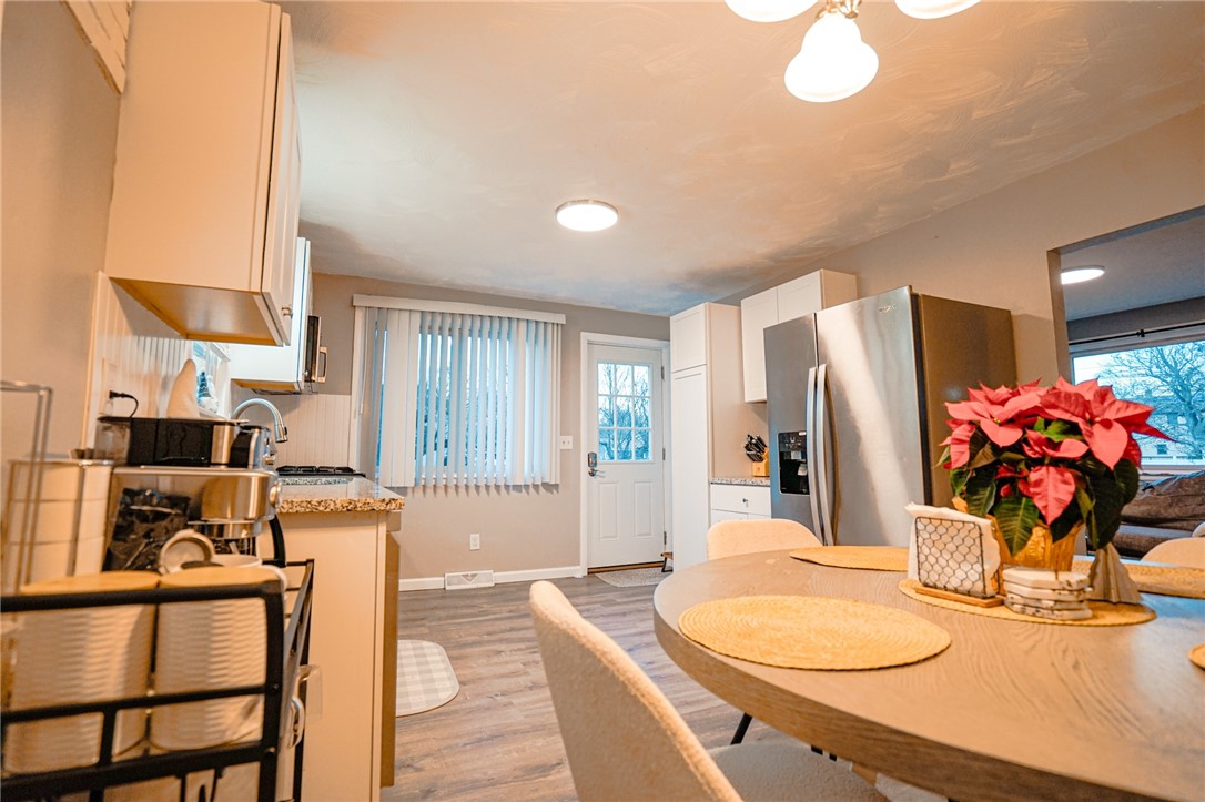 27 Winifred Avenue Warwick, RI 02889 - Photo 7 of 31