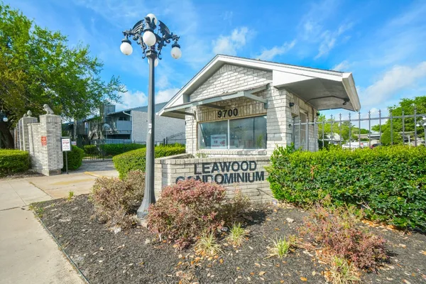 $1,100 | 9700 Leawood Boulevard, Unit 1601, Houston, TX 77099