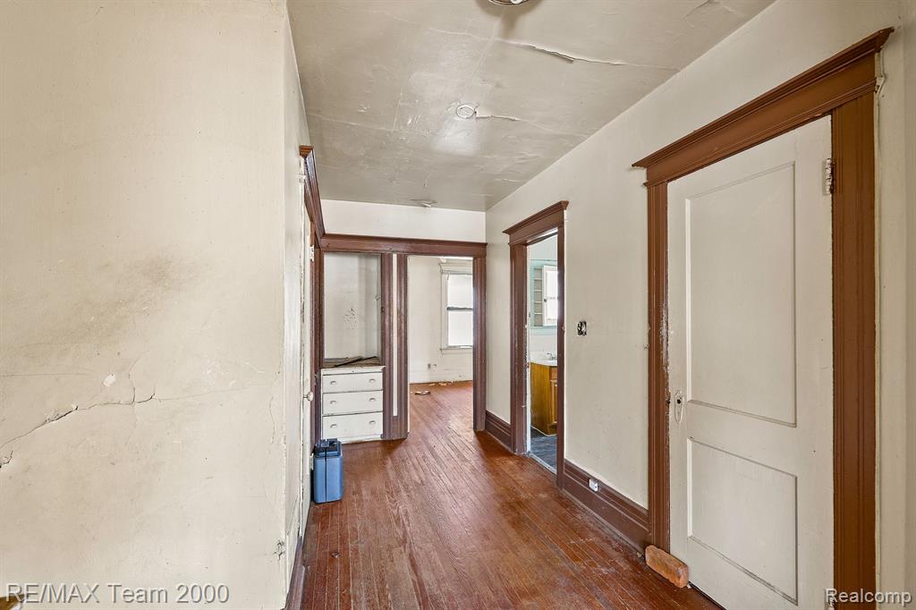 2187 Harding Street Detroit, MI 48214 - Photo 18 of 35