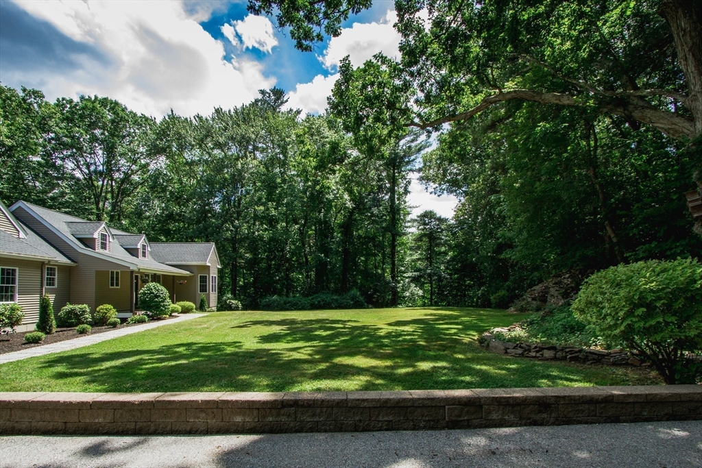 47 East Baylies Road Charlton, MA 01507 - Photo 6 of 42