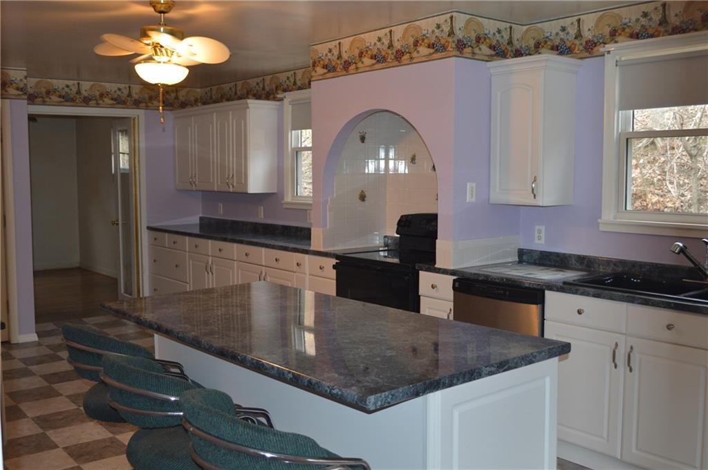 9080 Highland Road Pittsburgh, PA 15237 - Photo 2 of 25 Kitchen