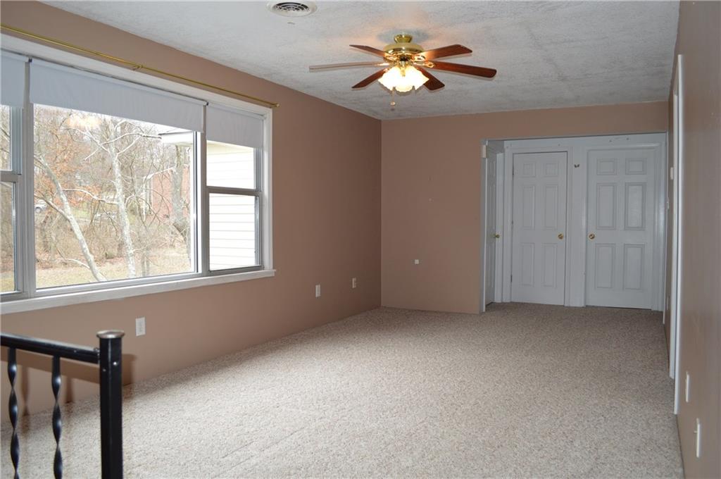 9080 Highland Road Pittsburgh, PA 15237 - Photo 12 of 25 2nd floor den/sitting area