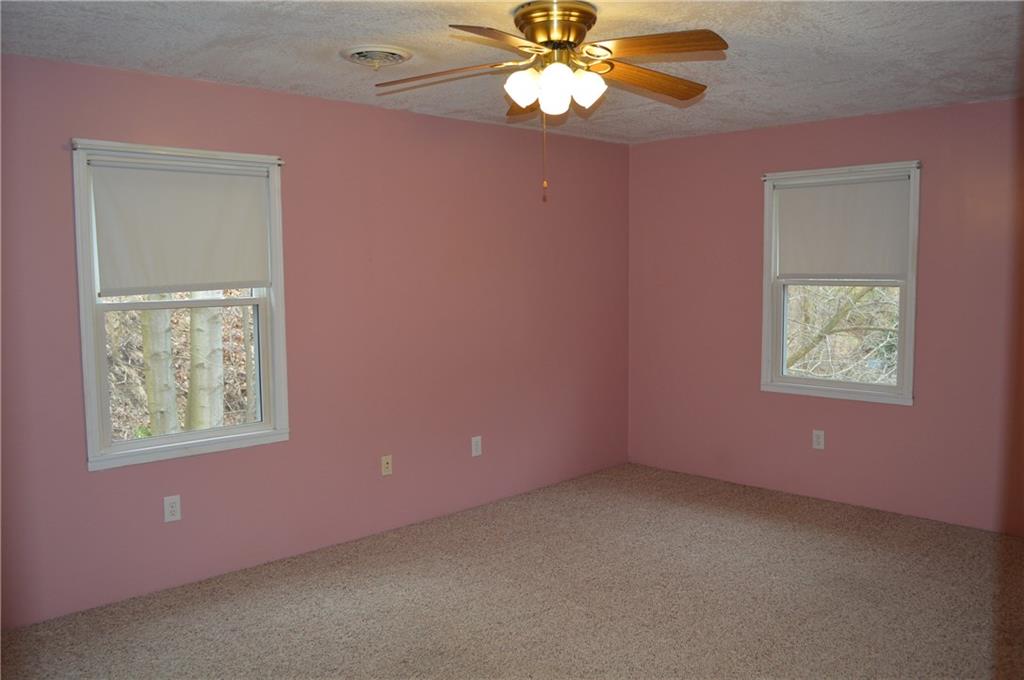 9080 Highland Road Pittsburgh, PA 15237 - Photo 13 of 25 Master bedroom