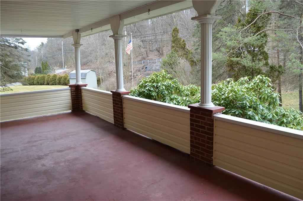 9080 Highland Road Pittsburgh, PA 15237 - Photo 9 of 25 Front porch