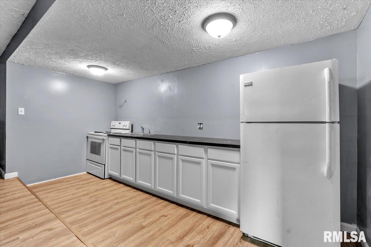 2327 South 15th Street Springfield, IL 62703 - Photo 9 of 21