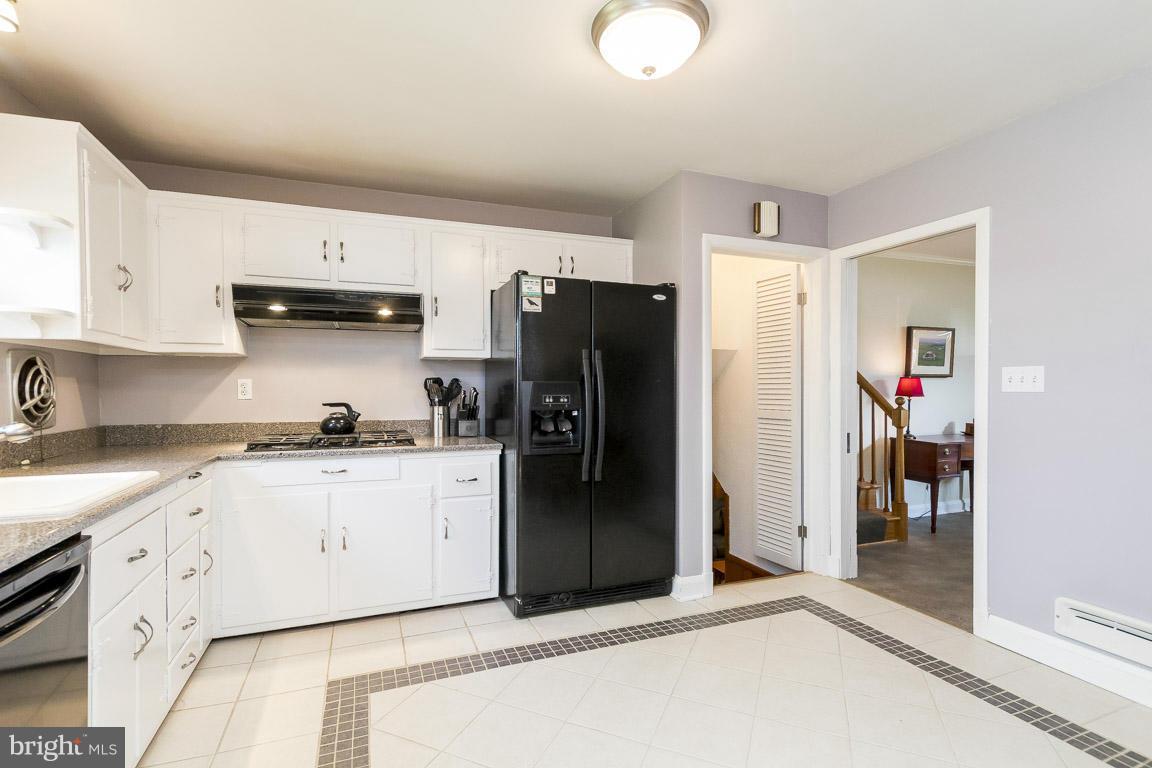 14 Croftley Road Lutherville-Timonium, MD 21093 - Photo 9 of 30 Kitchen