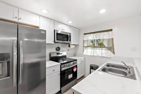 $429,000 | 913 Amistad Court, Unit D, El Cajon, CA 92019