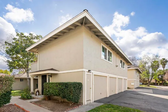 $429,000 | 913 Amistad Court, Unit D, El Cajon, CA 92019
