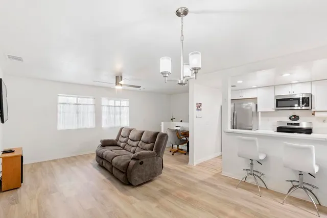 $429,000 | 913 Amistad Court, Unit D, El Cajon, CA 92019