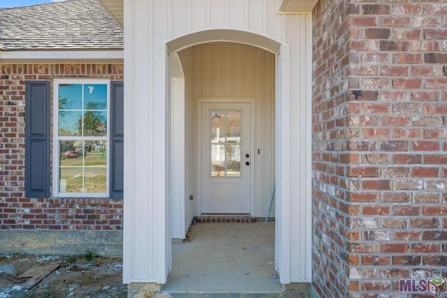 $319,899 | 12816 Ruby Lake Drive, Walker, LA 70785