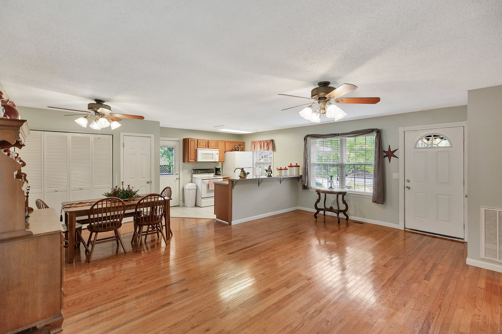 217 Scenic Heights Road West Union, SC 29696 - Photo 3 of 26 Bar to eat at