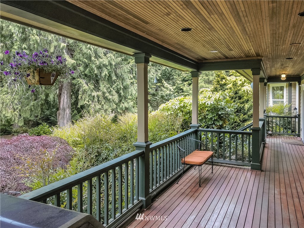 622 Southeast Spruce Road Port Orchard, WA 98367 - Photo 3 of 32 Gallery Image 3