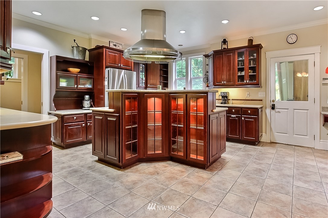 622 Southeast Spruce Road Port Orchard, WA 98367 - Photo 7 of 32 Gallery Image 7
