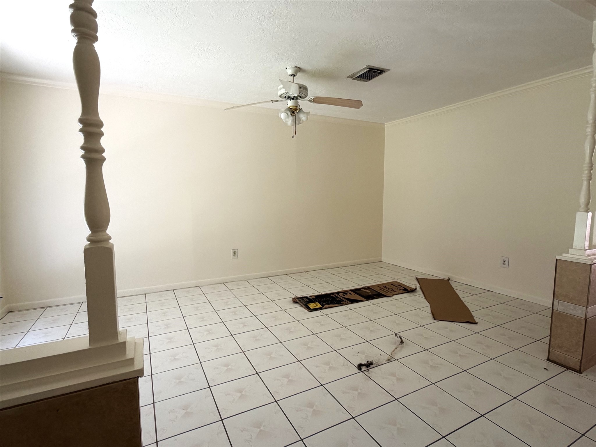 10830 Overlea Drive Houston, TX 77089 - Photo 4 of 6 Den with another angle look
