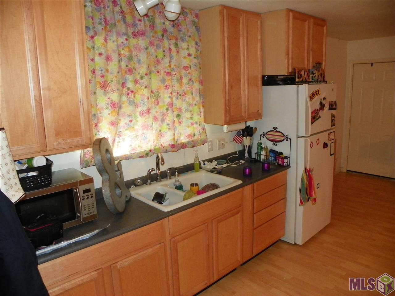 8245 Highland Road Baton Rouge, LA 70808 - Photo 3 of 17 Garage Apartment Kitchen