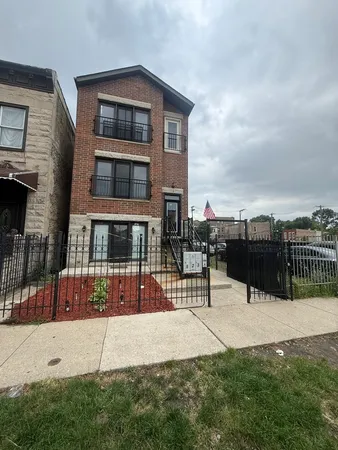 $1,850 | 1114 South Albany Avenue, Unit 2, Chicago, IL 60612