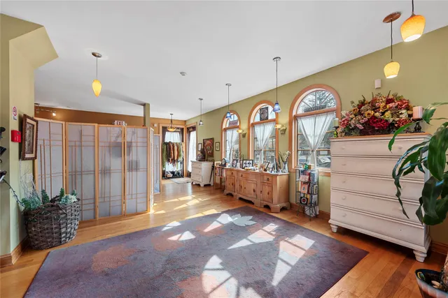 a view of entryway with a flower pot